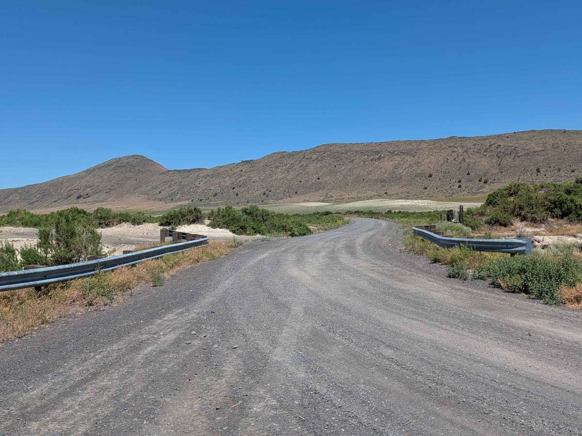 Lower Klamath Road photo 6