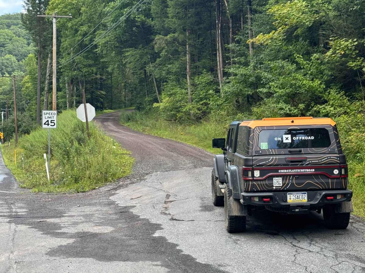 Holmes Hollow Road trail photo