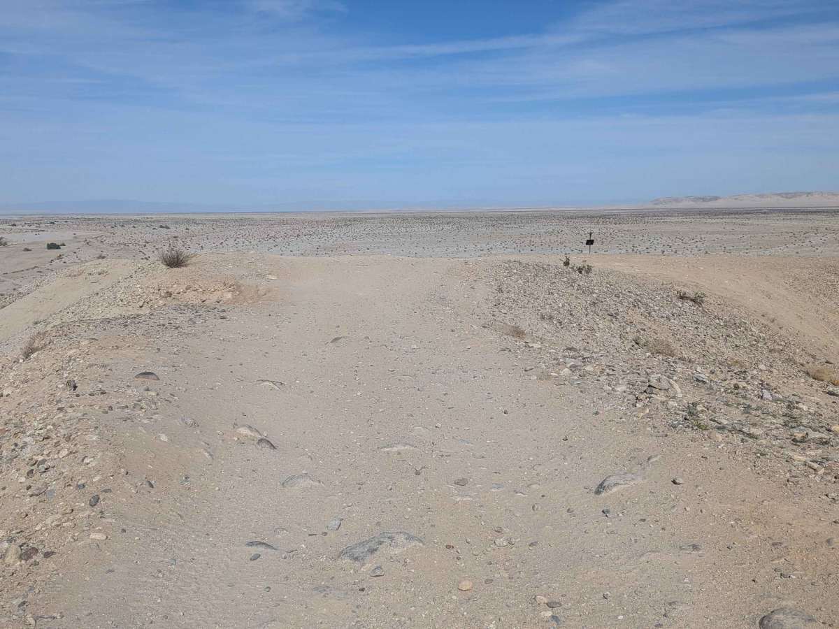 Carrizo Wash Overlook Trail photo 3