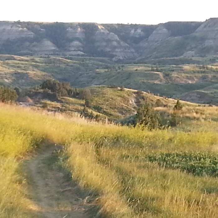 Views towards the south. Credit: hoigaardsoutdoors.com Near Long X to Maah Daah Hey Loop