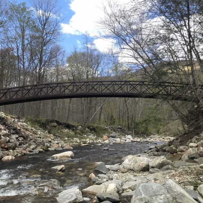 William D. Macarthur Memorial Bridge (1977). Near The Long Trail (Division 1)