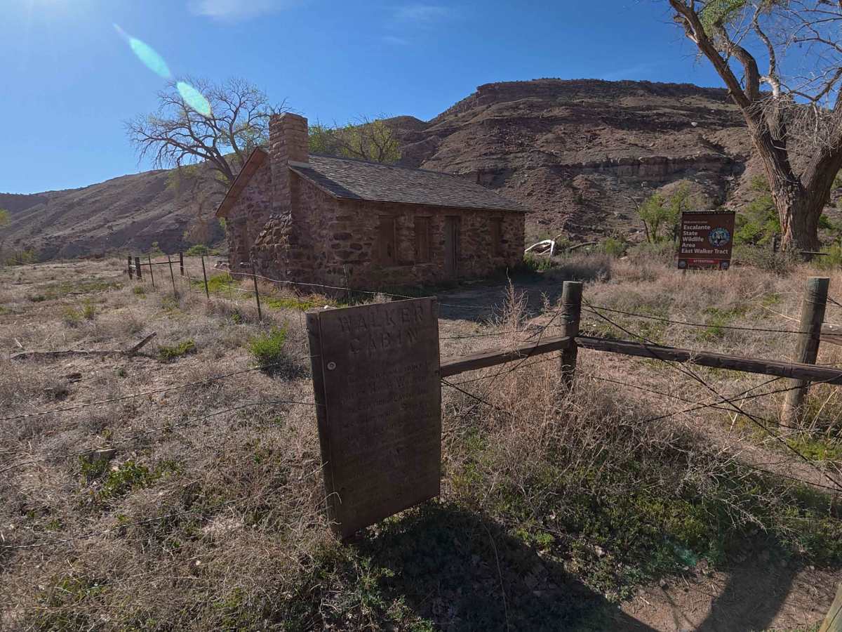 Escalante Canyon Road photo 2