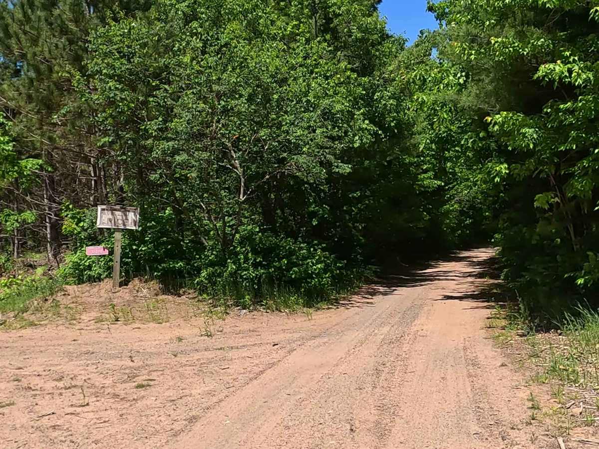 Third Lake Drive photo 2