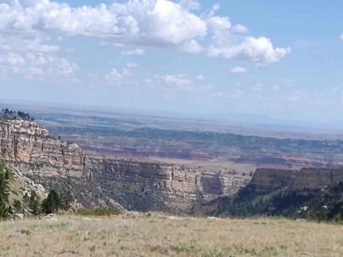 Outlaw Canyon Rim trail photo