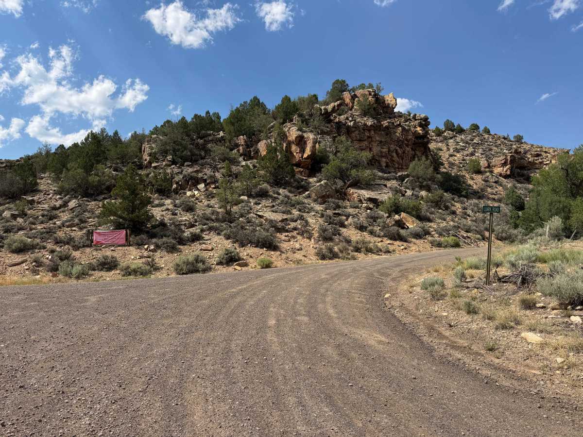 Luark Road photo 2