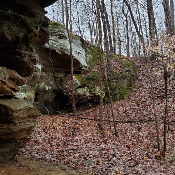 Rock overhang along Garden Rock Loop Trail. Near Trail 2