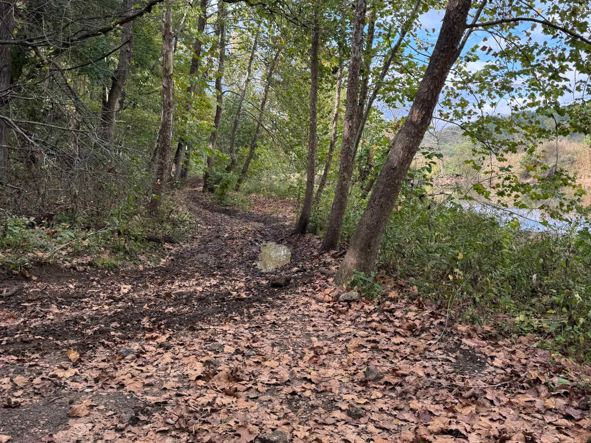 Riverside Drive trail photo