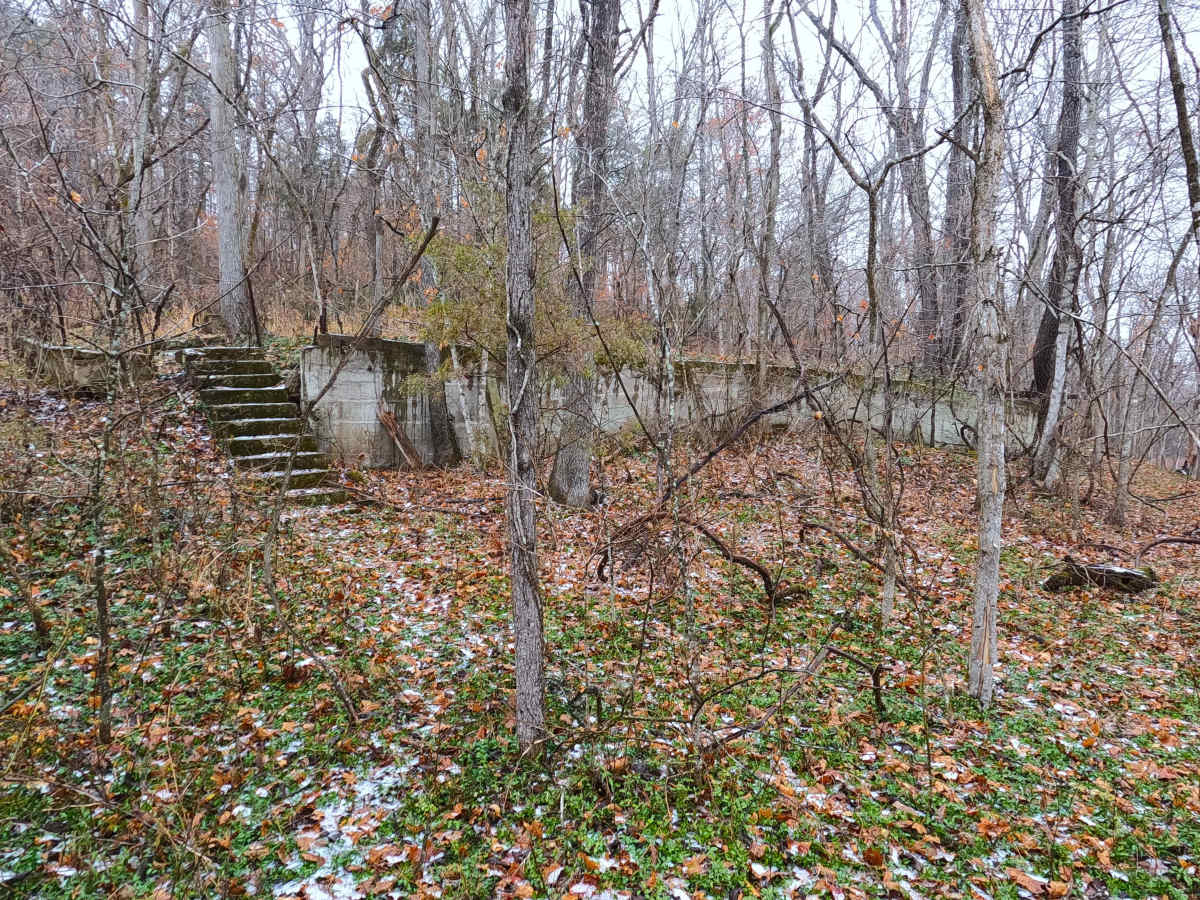 Courtois Cemetery - FS 2878 photo 5