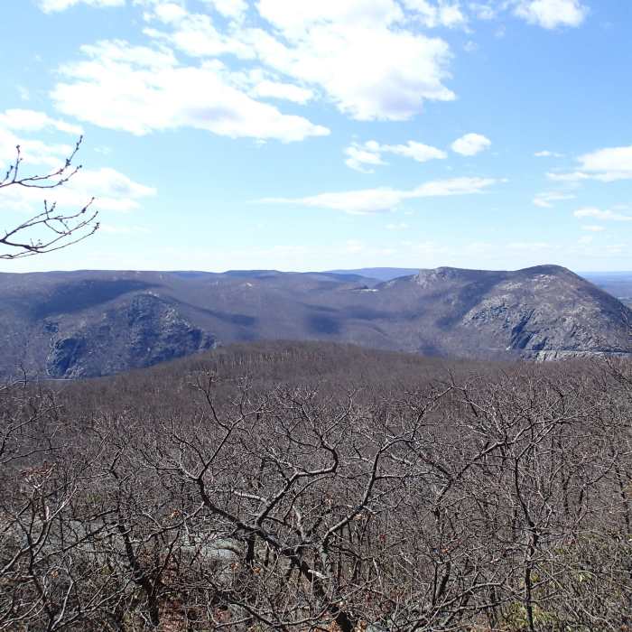 The view west from the summit of Taurus Mountain (Bull Hill). Near Cornish/Brook/Notch/Washburn/Undercliff Loop