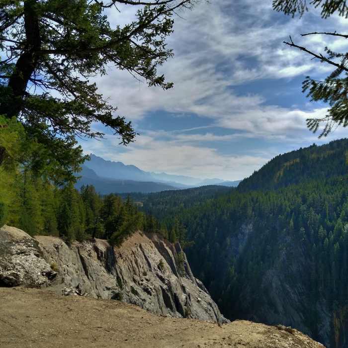 The deep canyon and mountains to the east, seen from Canyon Creek Trail. Near Canyon Creek Out and Back