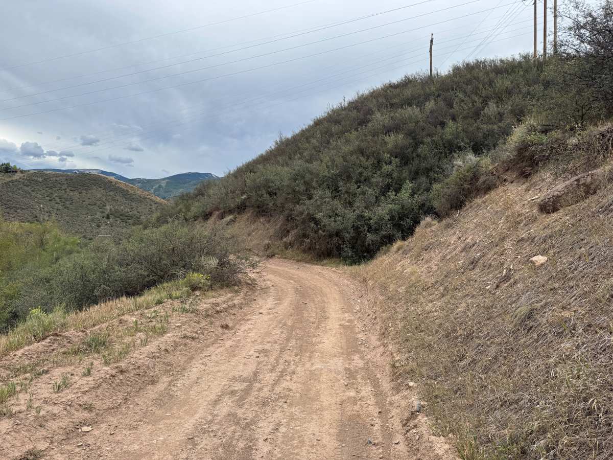 Dead Buck Reservoir Road trail photo