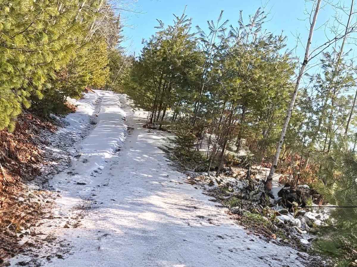 Lower Stone Ridge Rock Pit Backroad trail photo
