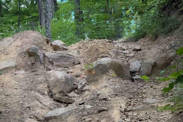 Laco Pit Trail