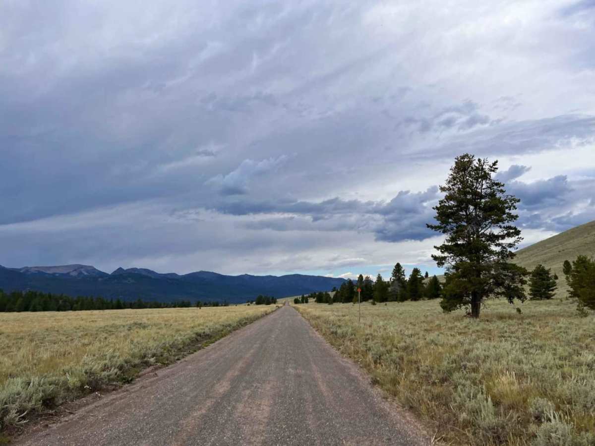 Horse Butte Lake Trail photo 5