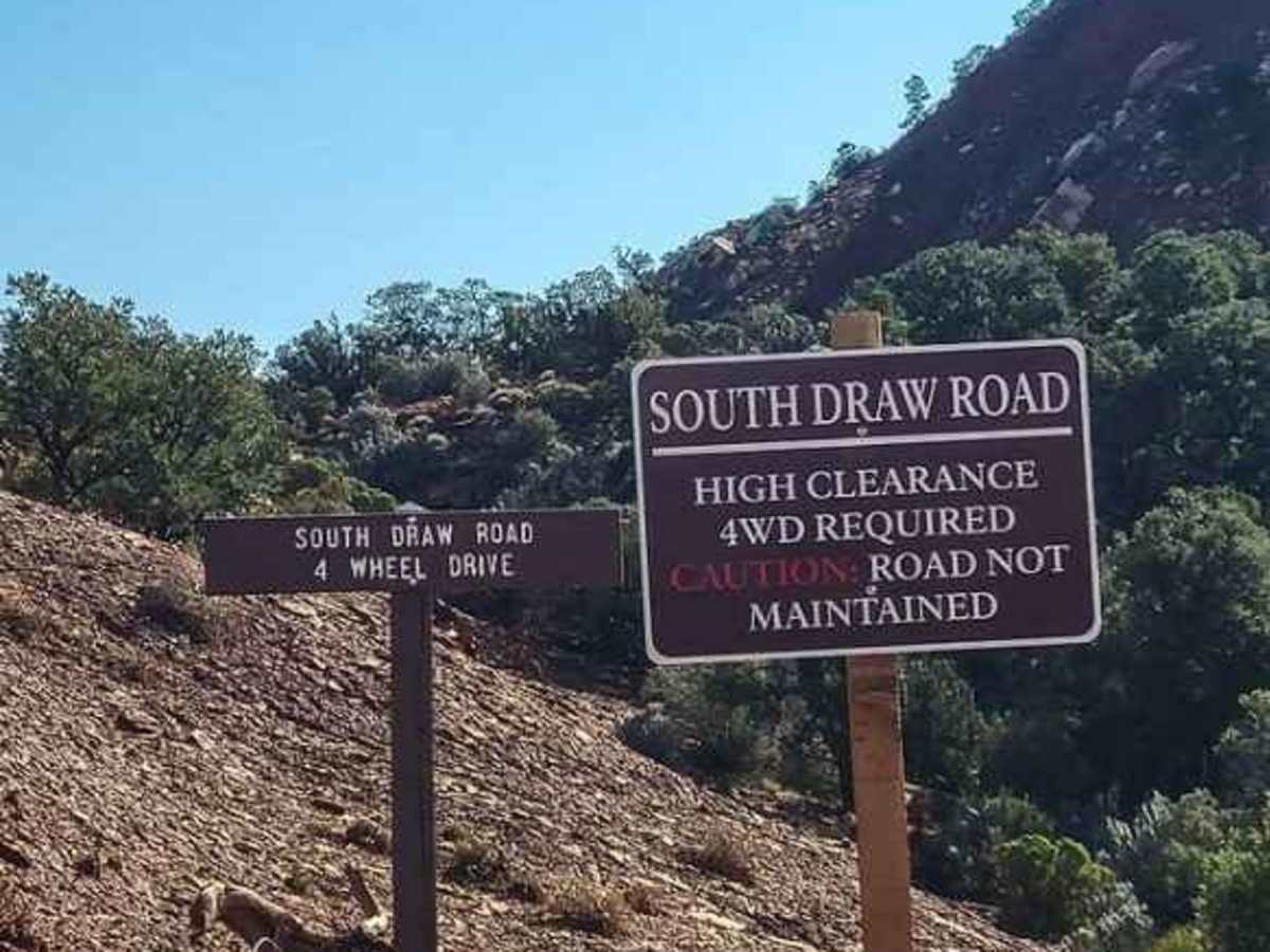 South Draw Road - Capitol Reef NP trail photo