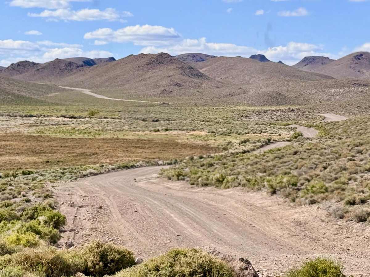 Cloverdale Ranch Road trail photo