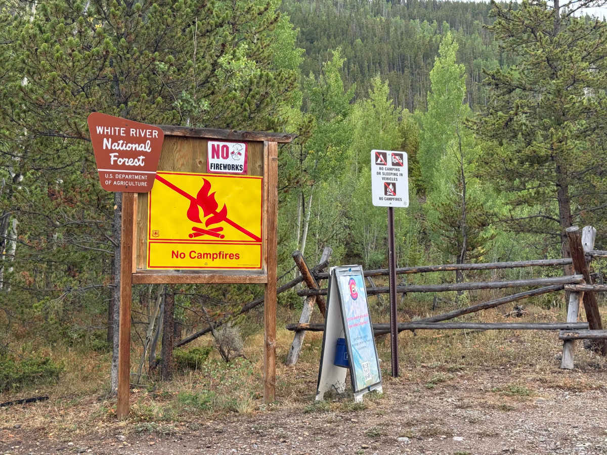 Miners Creek Road trail photo