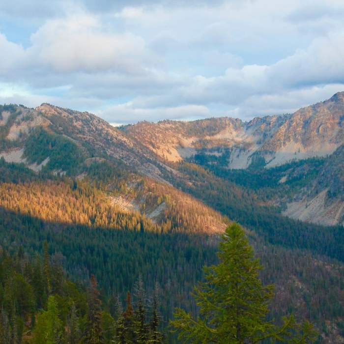 Near Purple Pass Hiking Loop