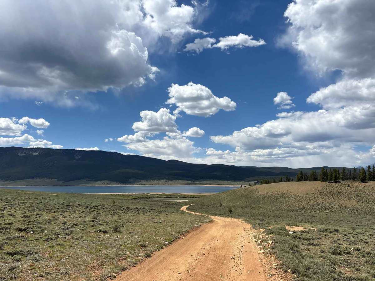 Hobbs Gulch Road trail photo