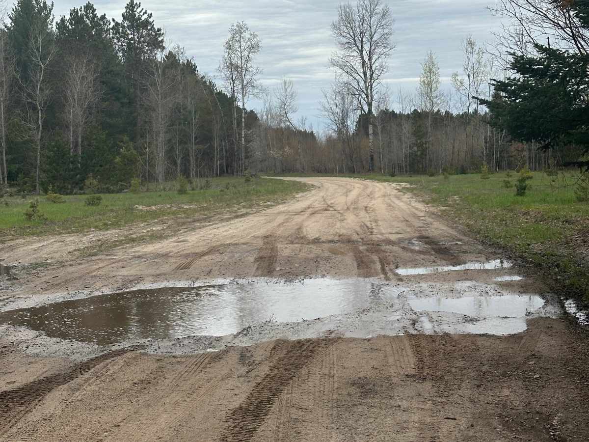 Deward Road Northeast photo 2