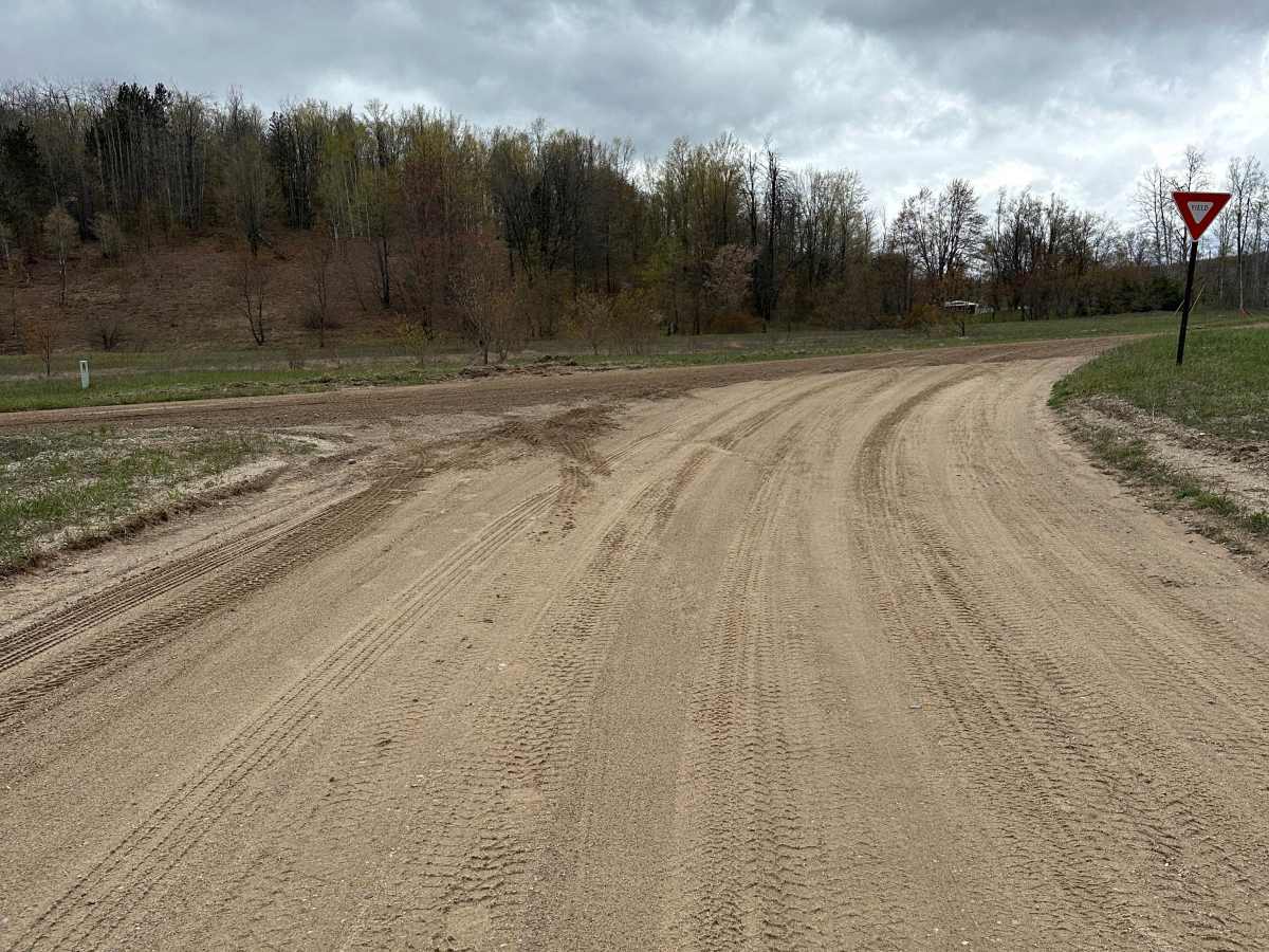 North Kolka Creek Road photo 2