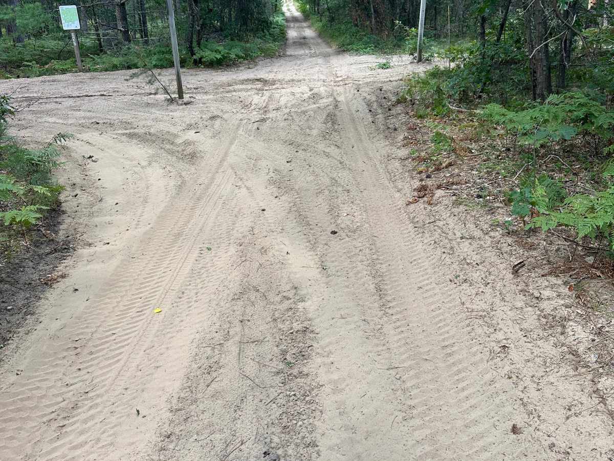 Iosco Road photo 3