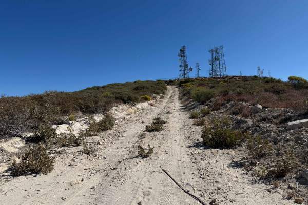Magic Mountain Summit Trail 