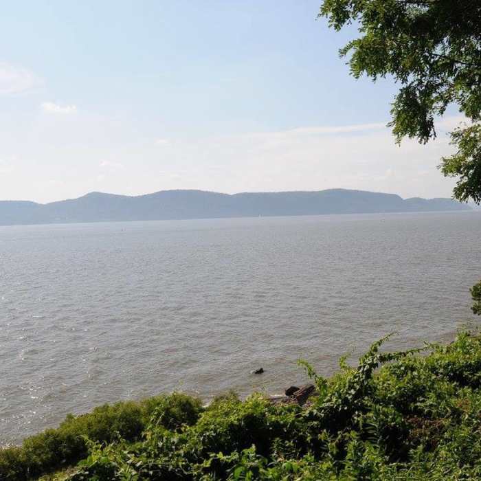 Near Rockwood Hall Short Loop