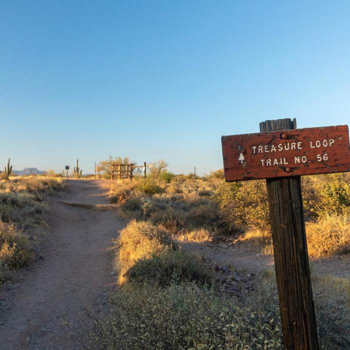 Near Treasure Loop Trail