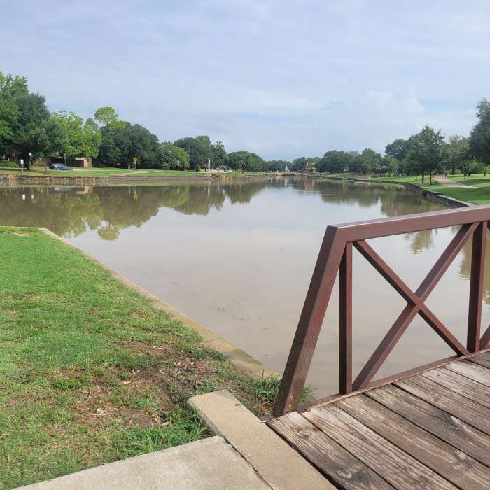 Near Chisholm Trail: 3 Bridges Loop