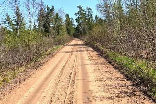 North Laurie Lakes Road / North Preachers Road  