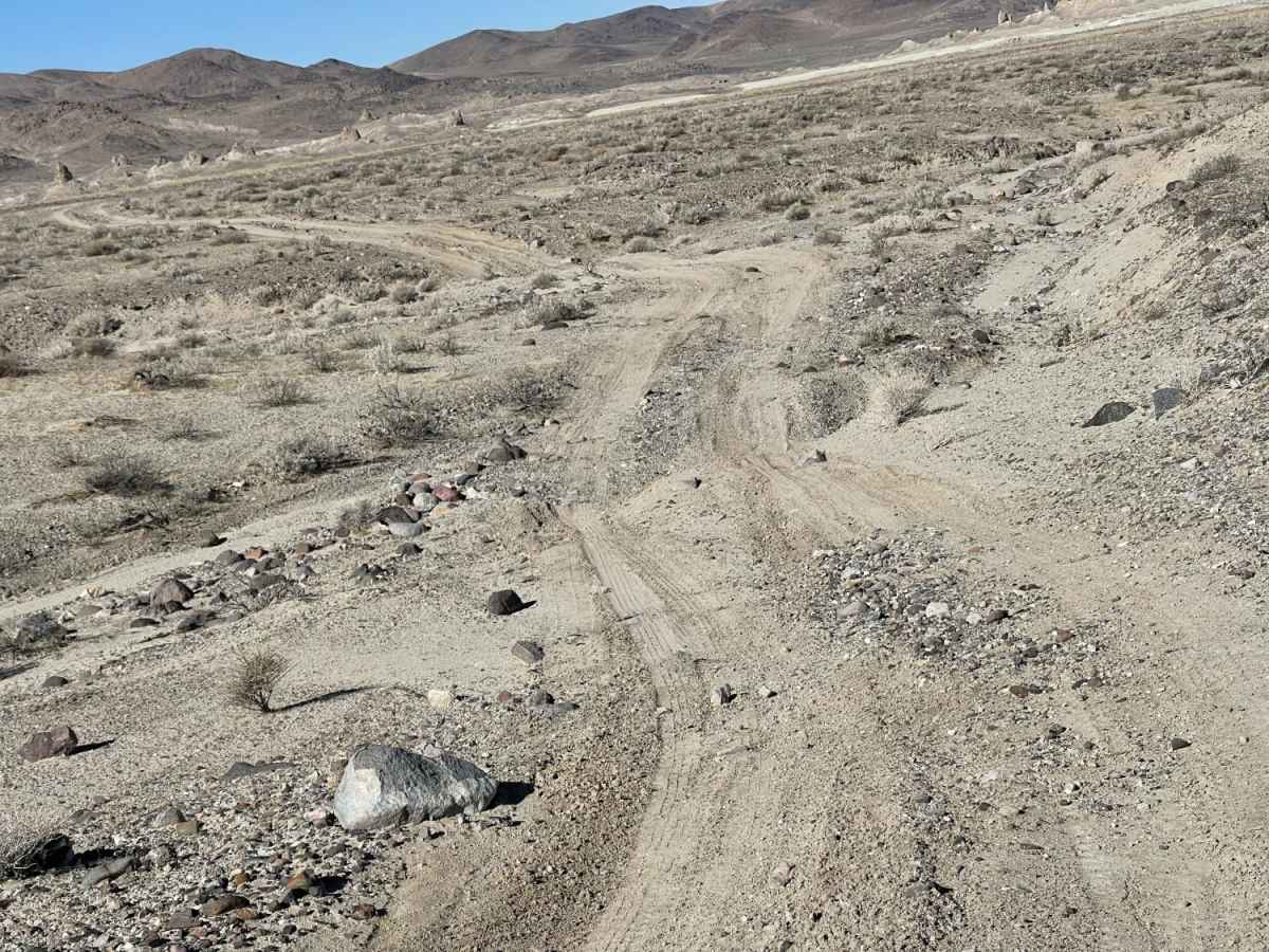 China Lake Border Run trail photo