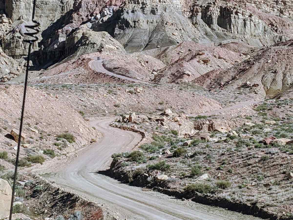 Left Hand Collett Canyon Road - BLM230 trail photo