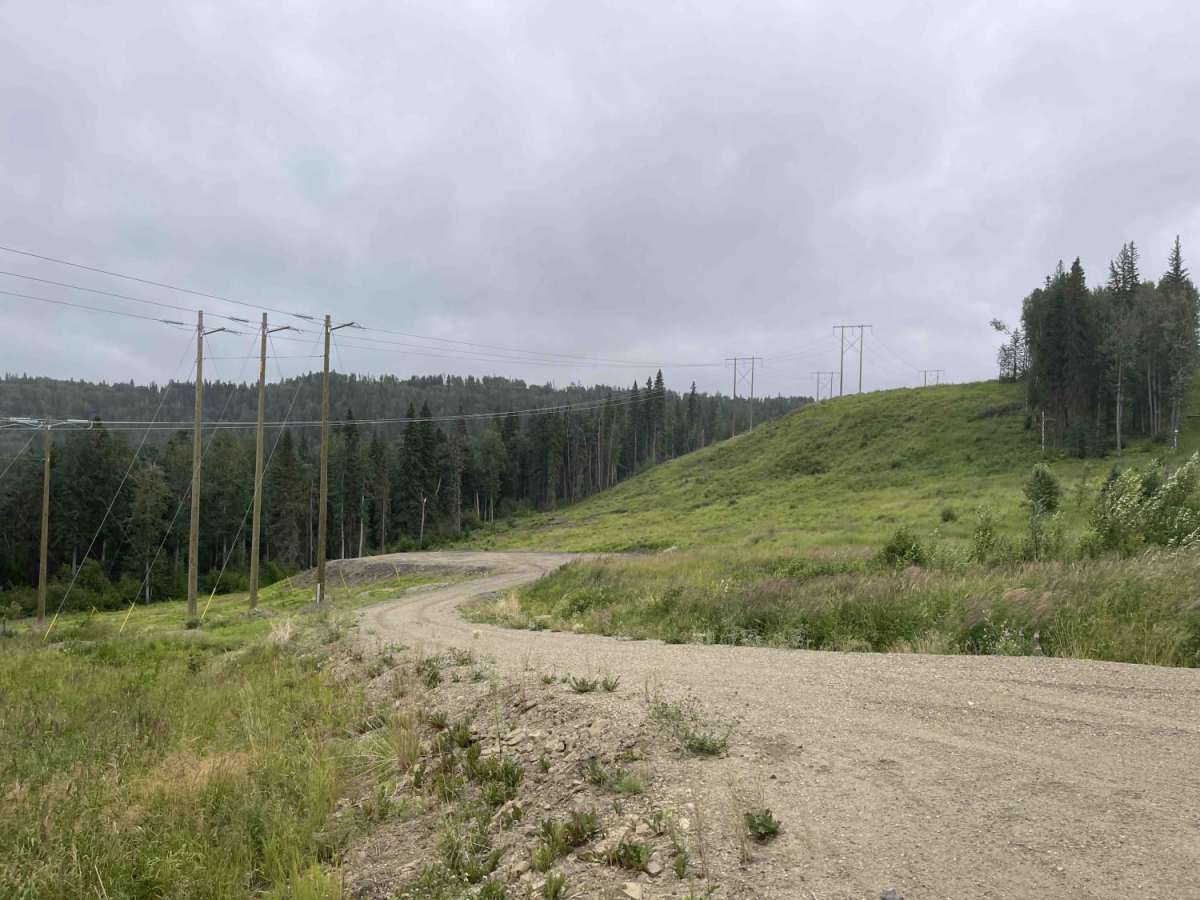 Stewart Lake Road photo 2