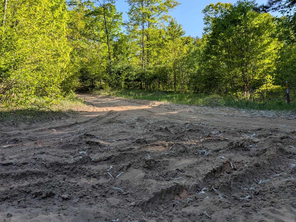 Six Point Road Southeast photo 3