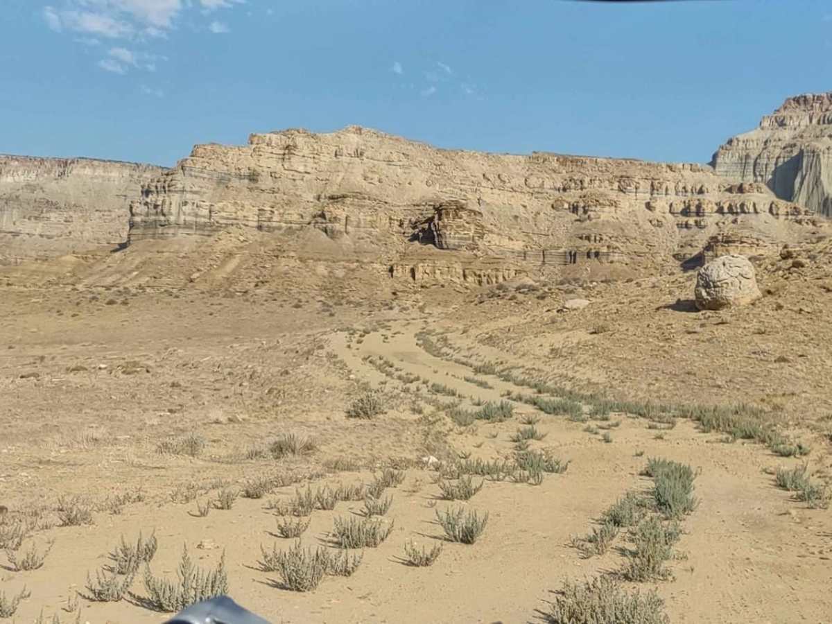Tusher Canyon Rim photo 5