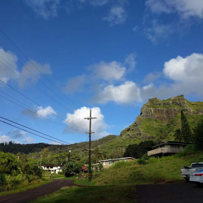 Near Nounou Mountain via the East Ridge