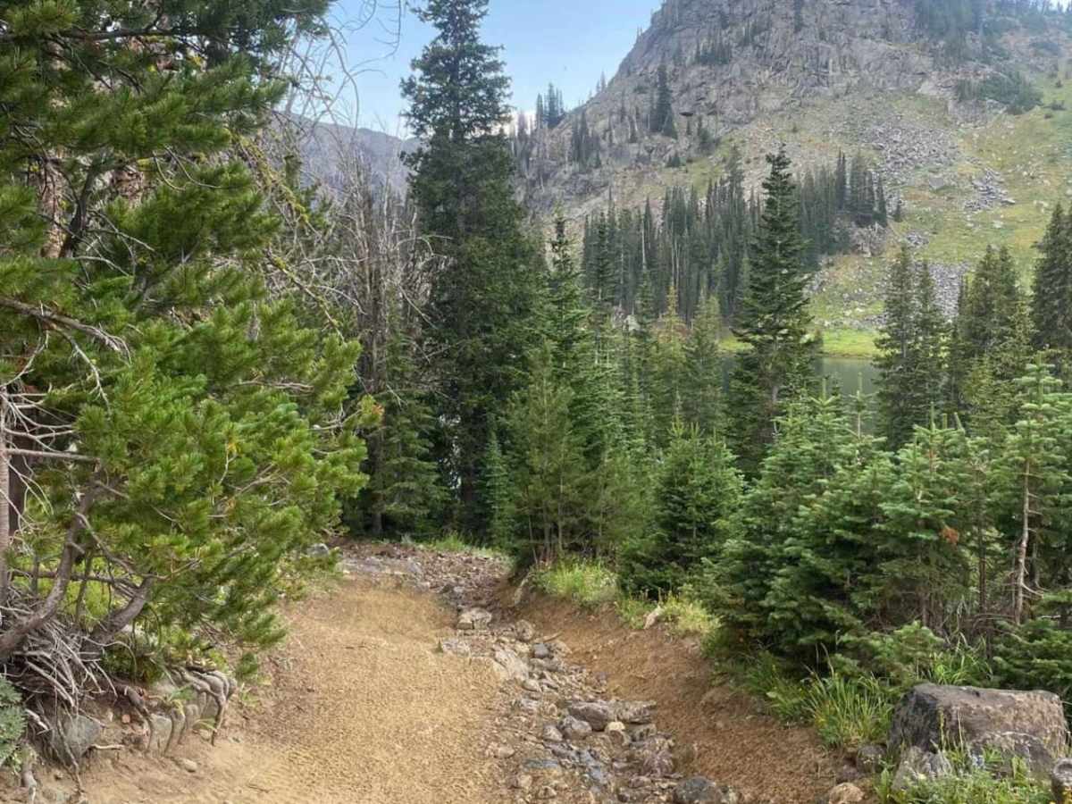 Cliff Lake Trail photo 3