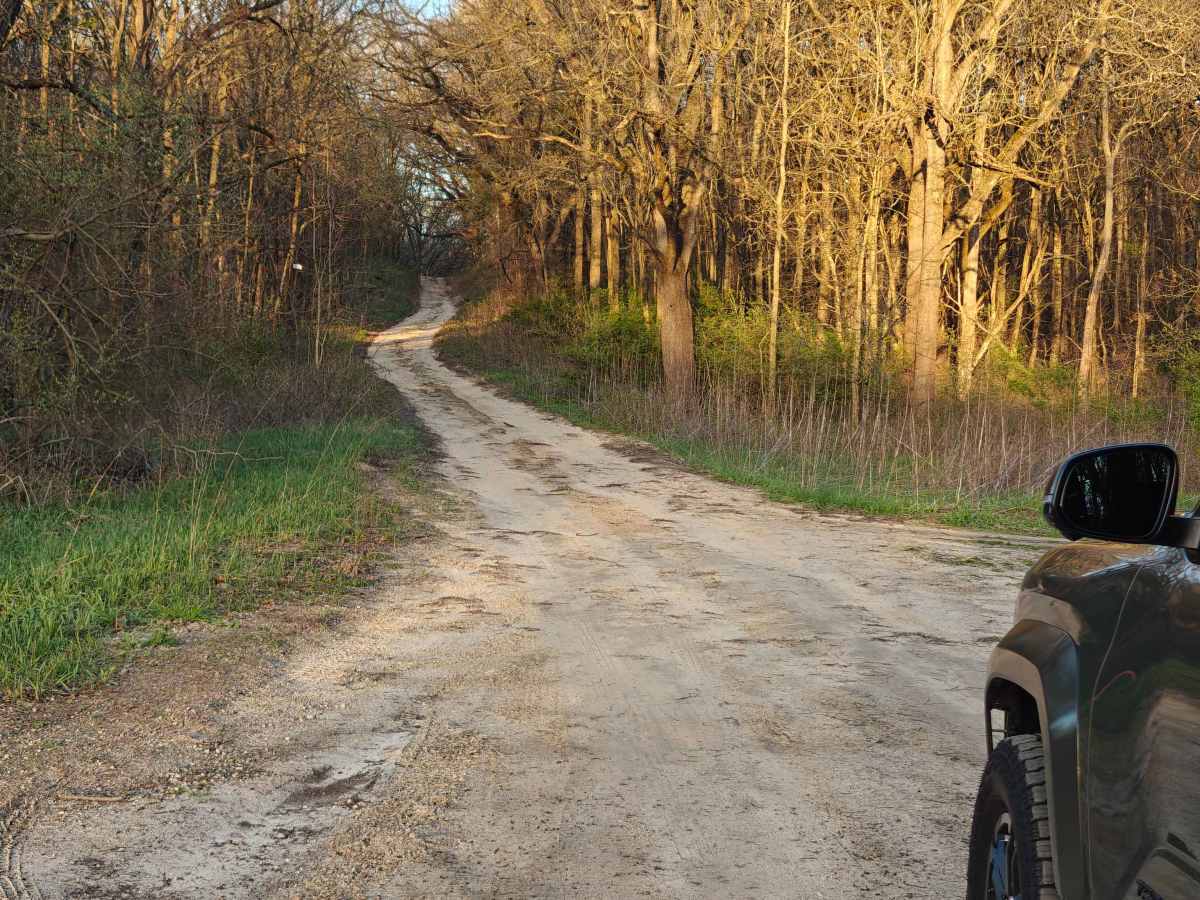 Peets Road trail photo