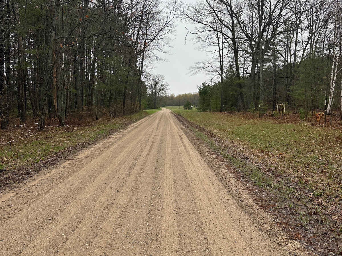 Lynn Lake Road photo 2