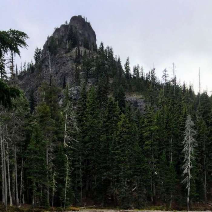 Near Rosary Lakes to Maiden Lake