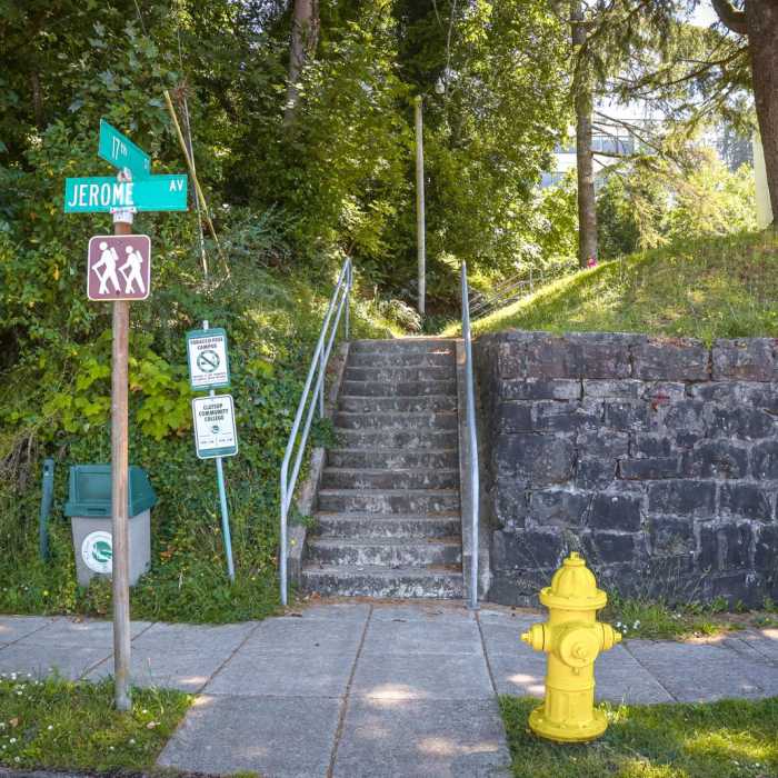 Near Astoria Column via CCC Trail