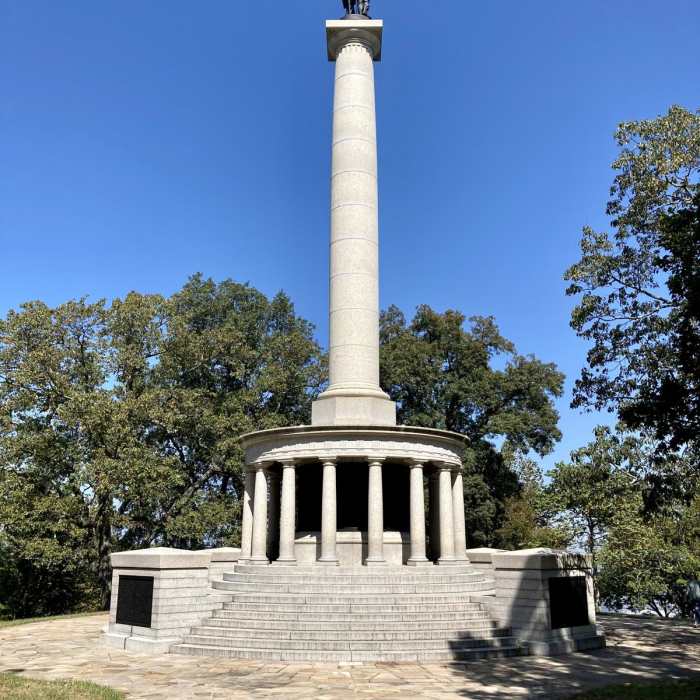 Near Bluff Trail (Sunset Rock to Point Park)