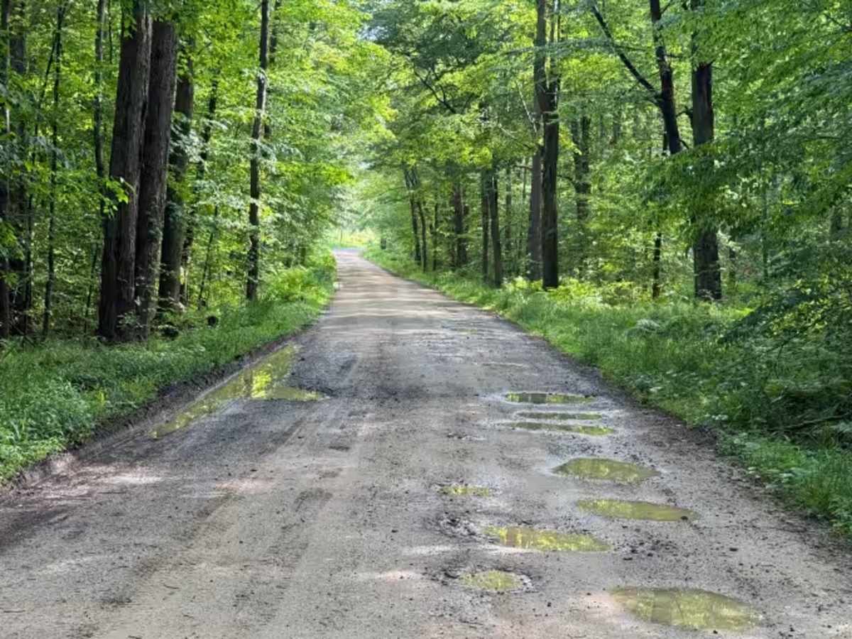 Deadman's Corner - FS 128F photo 3