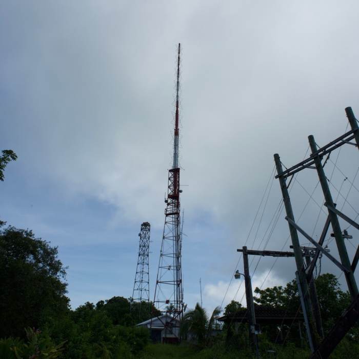 TV and telecommunication towers sit atop Mount Alava, as well as the remains of the old tram station. Near Mount 'Alava Trail