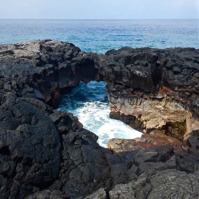 Near City of Arches on Honaunau Bay