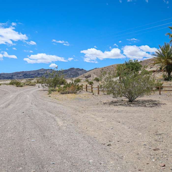 Near Shoshone Historic Loop Trail