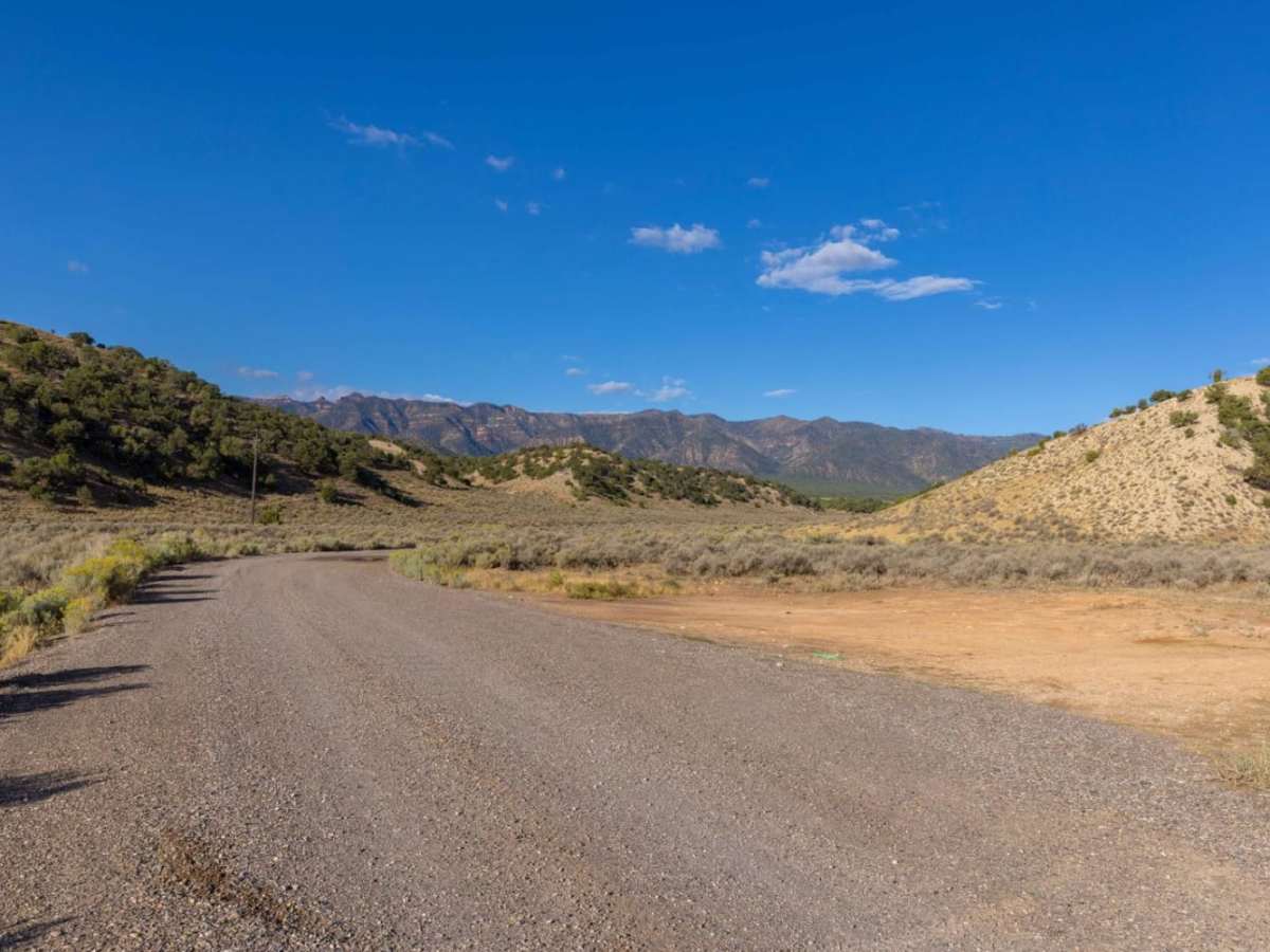 Willow Creek Canyon Road photo 2