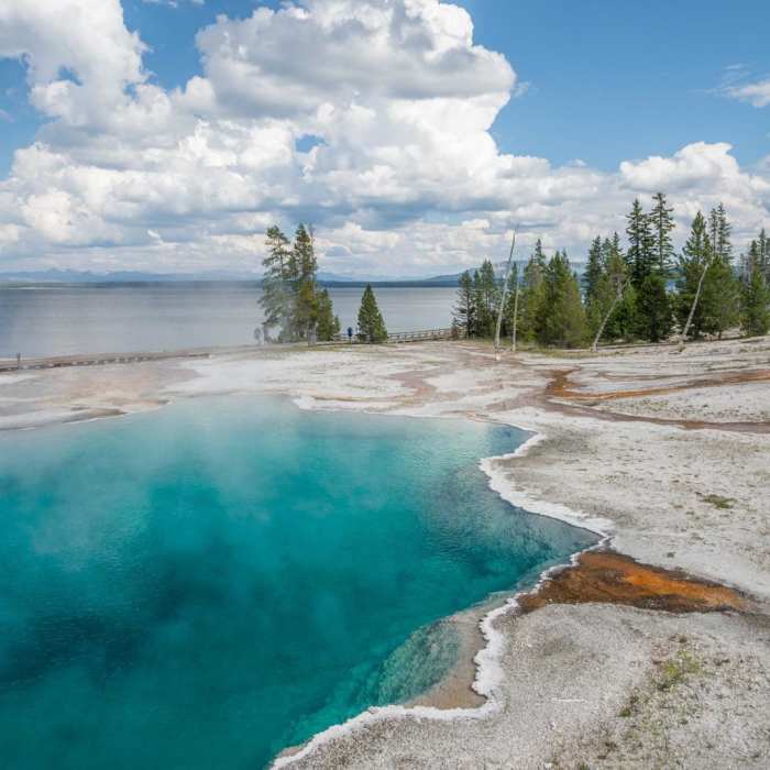 Near West Thumb Geyser Basin Near West Thumb Geyser Basin