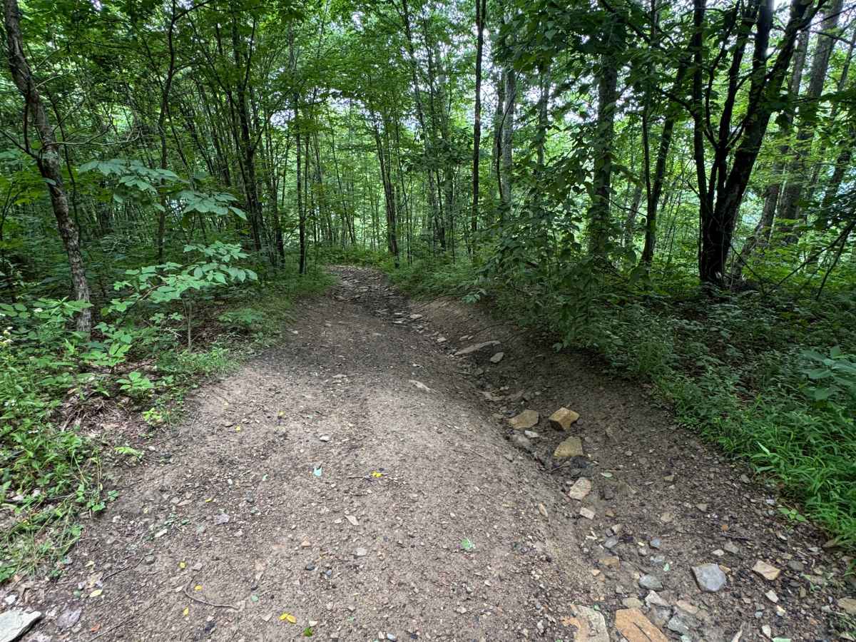 Trail 32 photo 2
